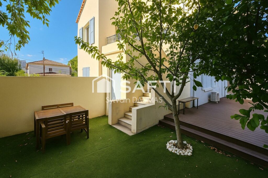 Haut de villa avec superbe jardin privatif – Quartier calme et prisé