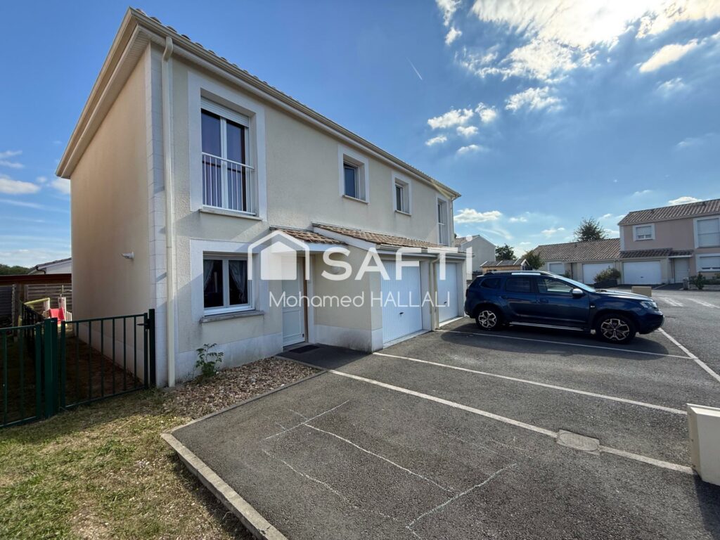 Maison contemporaine avec jardin et parking